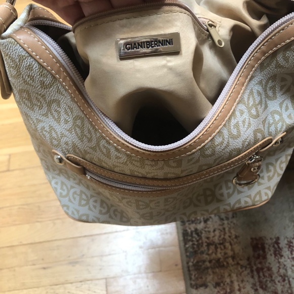 Giani Bernini Purse Excellent Like New Condition! - Picture 8 of 12